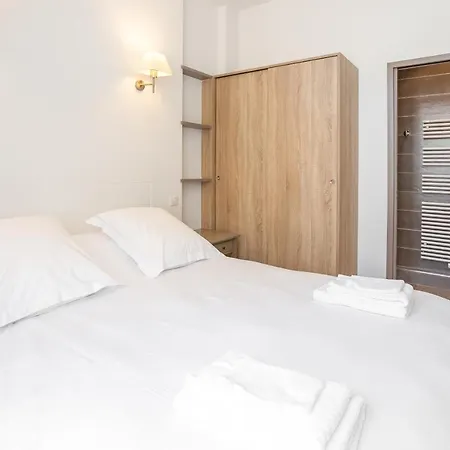 De Tourisme Parc 4*
